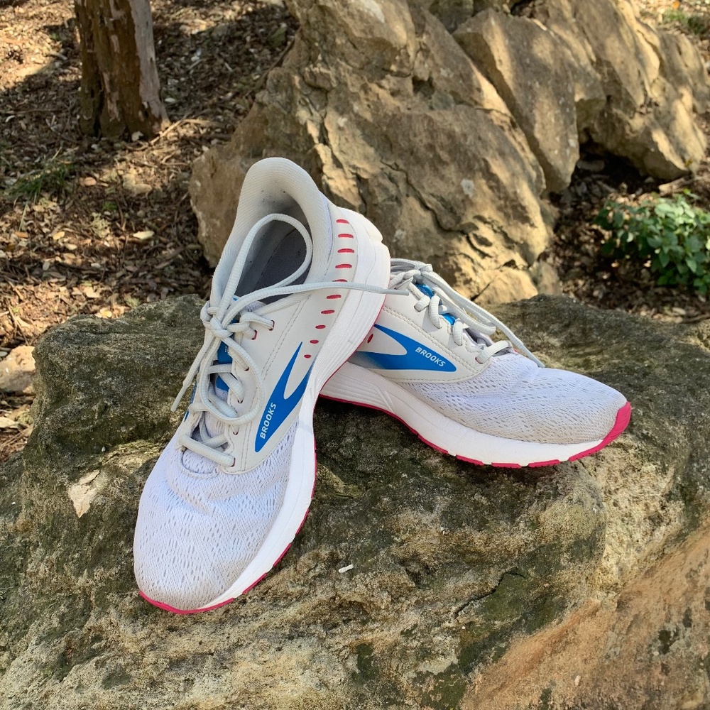 Brooks Signal 2 Women's Running Shoes Size 9